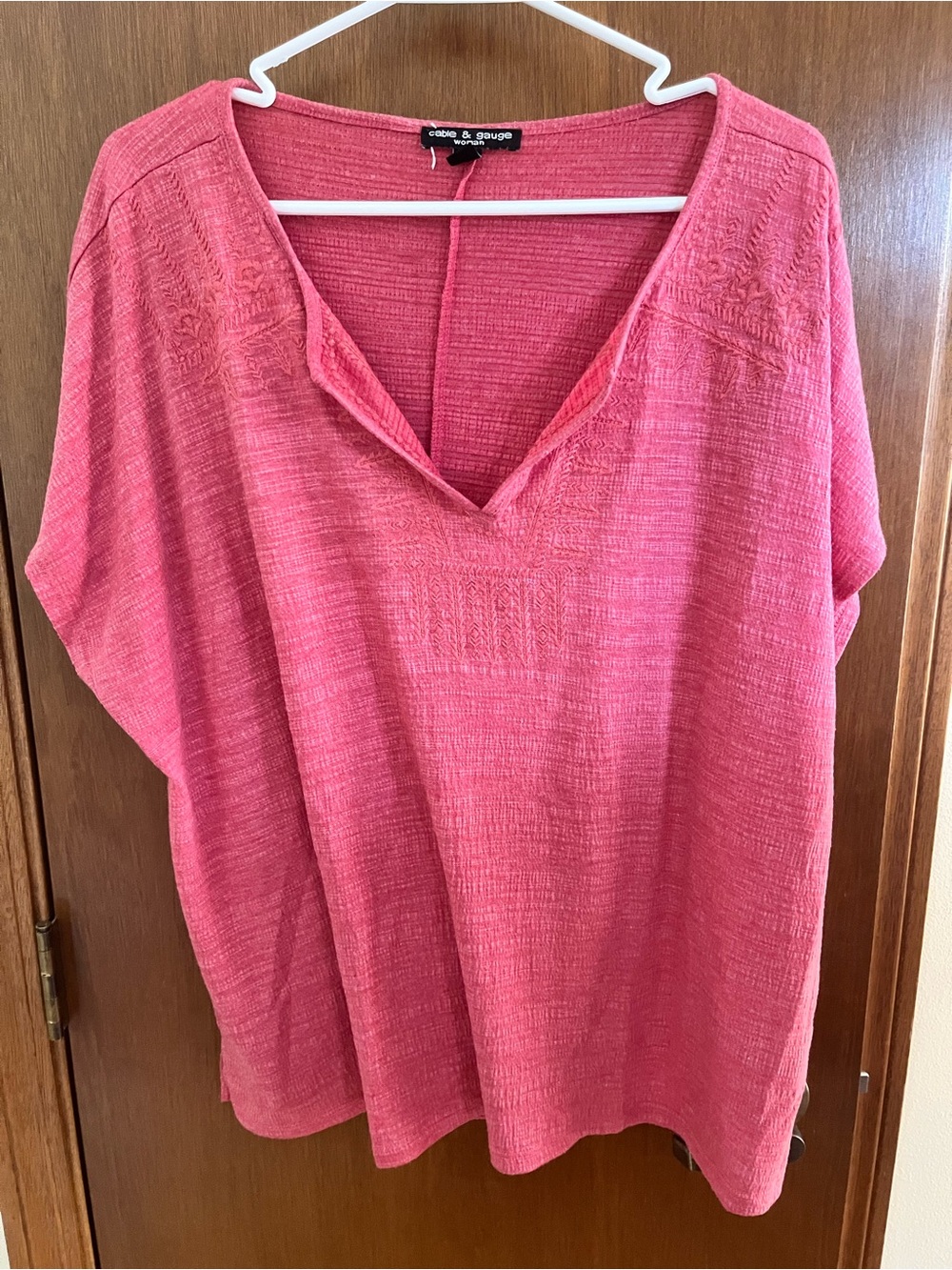 Cable  & gauge Pink Textured V-Neck Knit Top 1x